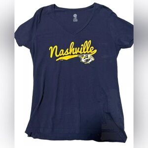 NHL Nashville Predators Womens Large 12/14 V-neck T-shirt B20